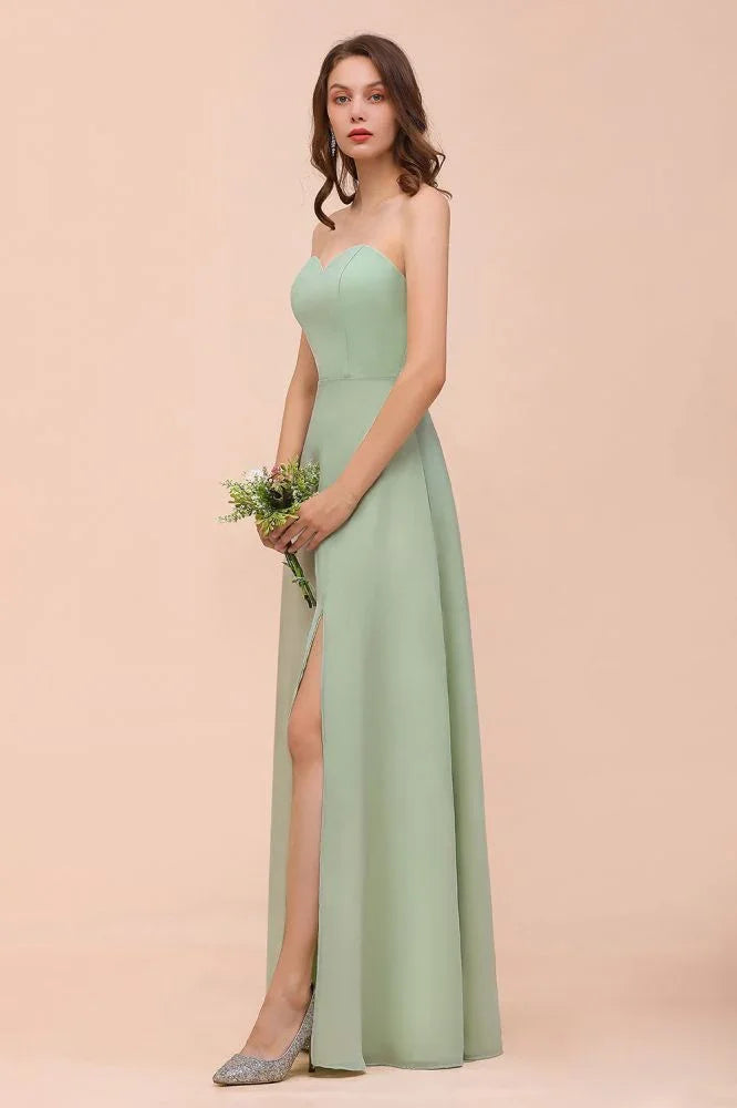 Abito da damigella d'onore elegante lungo in chiffon senza spalline