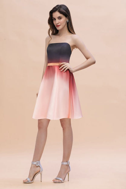 Trägerloses Mini-Partykleid aus Satin mit Farbverlauf, knielanges Homecoming-Kleid