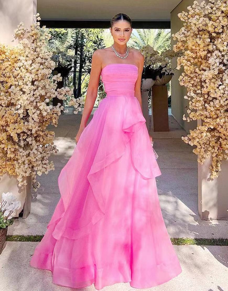 Vestido de fiesta de organza rosa claro con corte en A y sin tirantes
