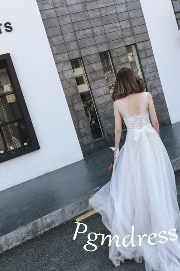 Straps Tulle White Lace Beach Wedding DressesWith Little Court Train