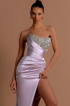 Splendido abito lungo lilla a colonna senza spalline con paillettes e perline per ballo con spacco
