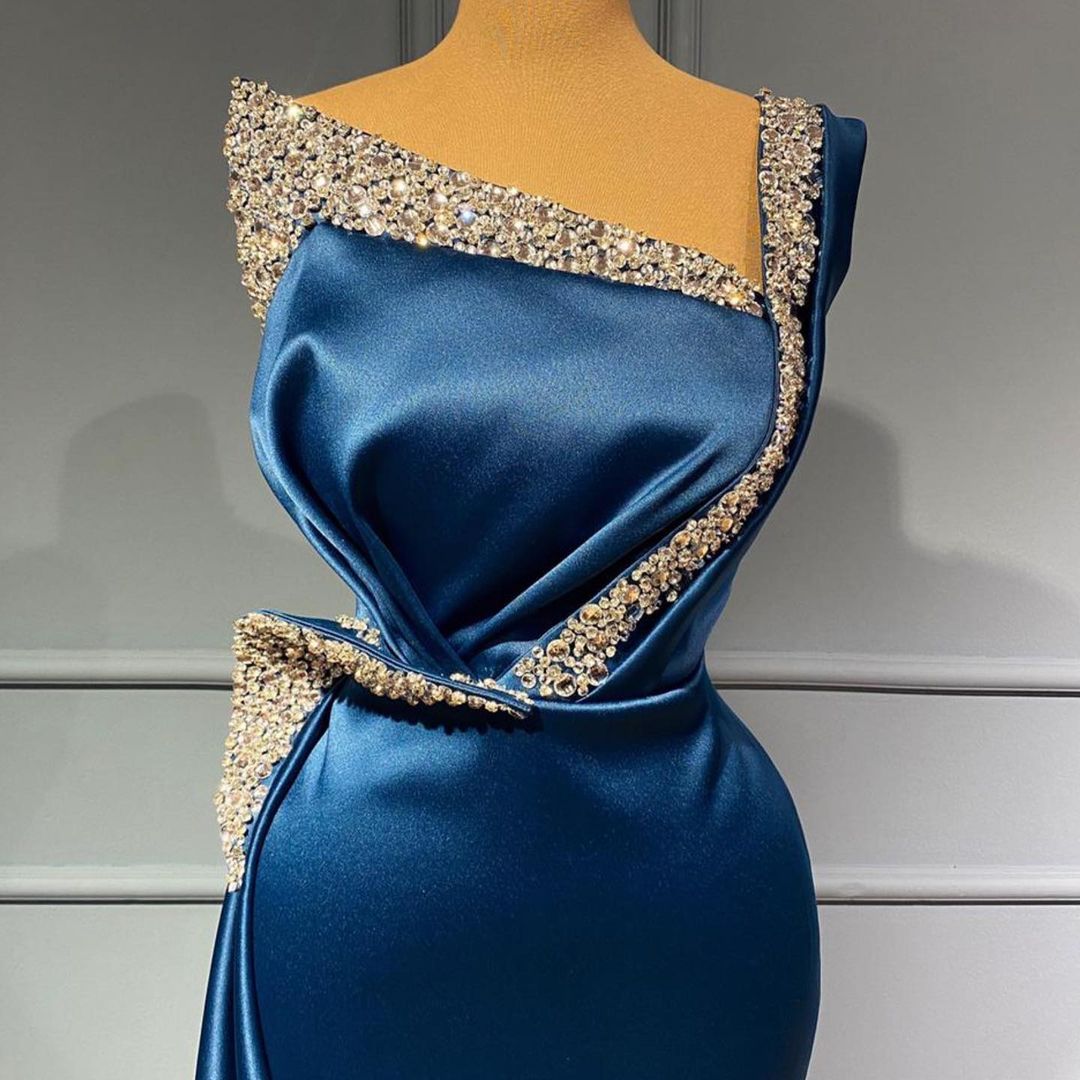 Vestido de Festa Longo Deslumbrante de Cetim Esticado com Um Ombro Só e Cauda de Sereia