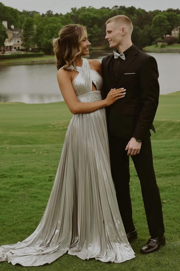 Impresionante vestido de fiesta largo plateado de corte A, plisado y sexy con pedrería