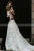 Atemberaubendes schulterfreies Brautkleid mit Blumenspitze im Prinzessinnen-Stil