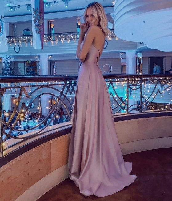 فستان سهرة ساتان رائع بحمالات رفيعة وشق جانبي