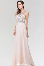 Elegante abito da damigella d'onore a linea ad A in chiffon e tulle, senza maniche, con scollo a barchetta e lunghezza fino al pavimento, decorato con perline