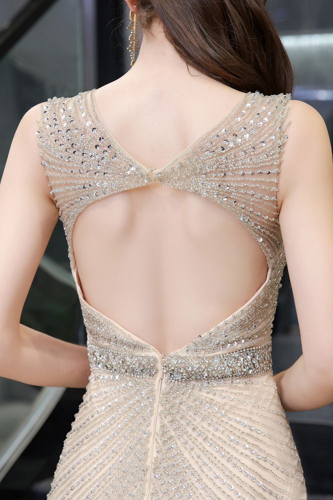 Robe de soirée sirène argentée moulante à perles, sans manches, col en V profond et élégante