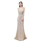 Robe de soirée sirène argentée moulante à perles, sans manches, col en V profond et élégante