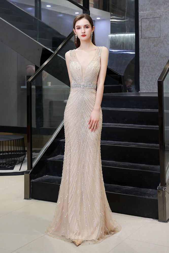 Robe de soirée sirène argentée moulante à perles, sans manches, col en V profond et élégante