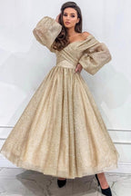 Elegante abito lungo color champagne a linea ad A con scollo a barca e maniche lunghe, da cerimonia, con brillantini