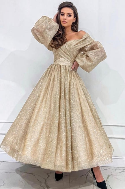 Elegante abito lungo color champagne a linea ad A con scollo a barca e maniche lunghe, da cerimonia, con brillantini