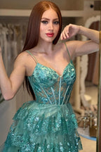 Elegante abito lungo verde a linea ad A con spalline sottili, paillettes e pizzo per ballo di fine anno