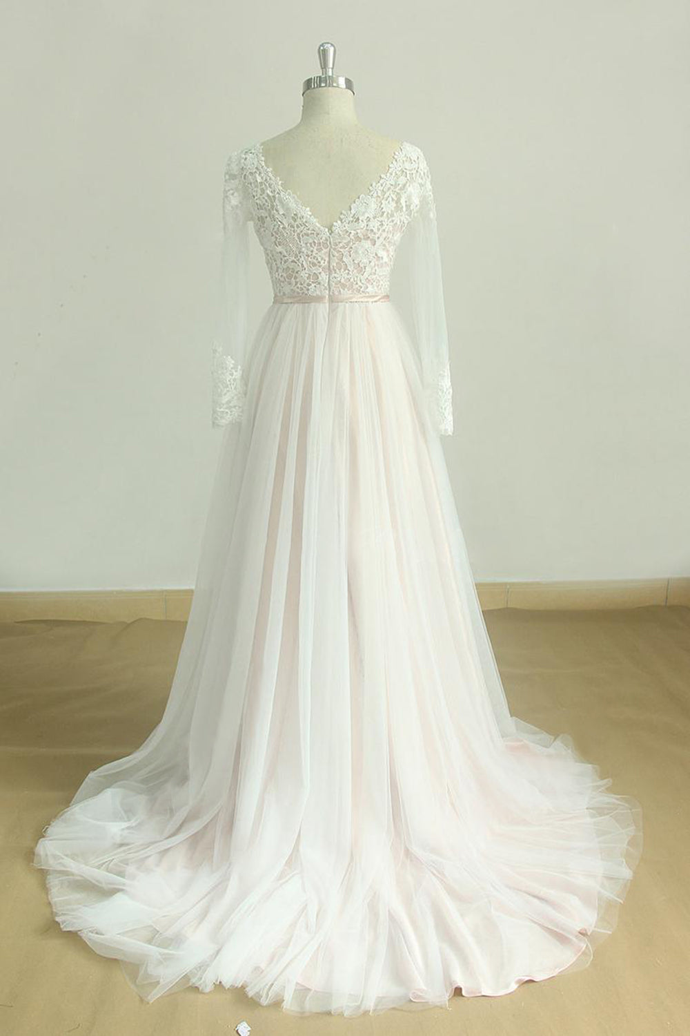 Stylish Long Sleeves V Neck Tulle Wedding Dress Appliques A Line Bridal Gowns