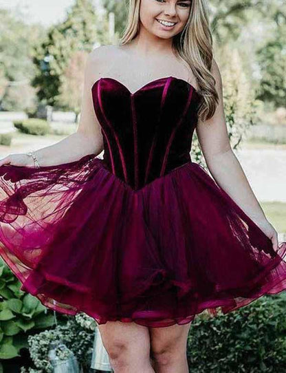 Elegante vestido de fiesta corto de tul con escote en A y cordones en forma de corazón