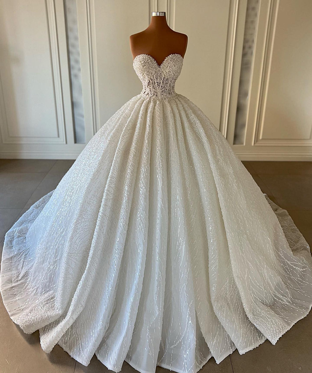 Sweetheart Ball Gown Wedding Dress Lace With Pearls