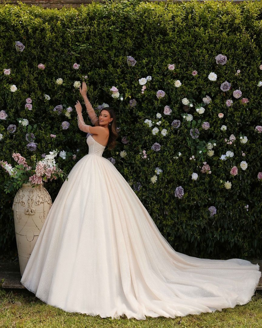 Abito da sposa lungo a linea ad A, principessa, senza maniche, in pizzo scintillante con strascico