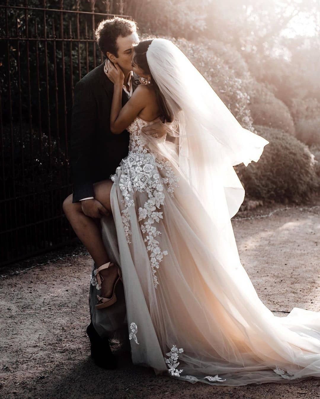 Sweetheart Long Lace Appliques Tulle A Line Wedding Dress With Chapel Train