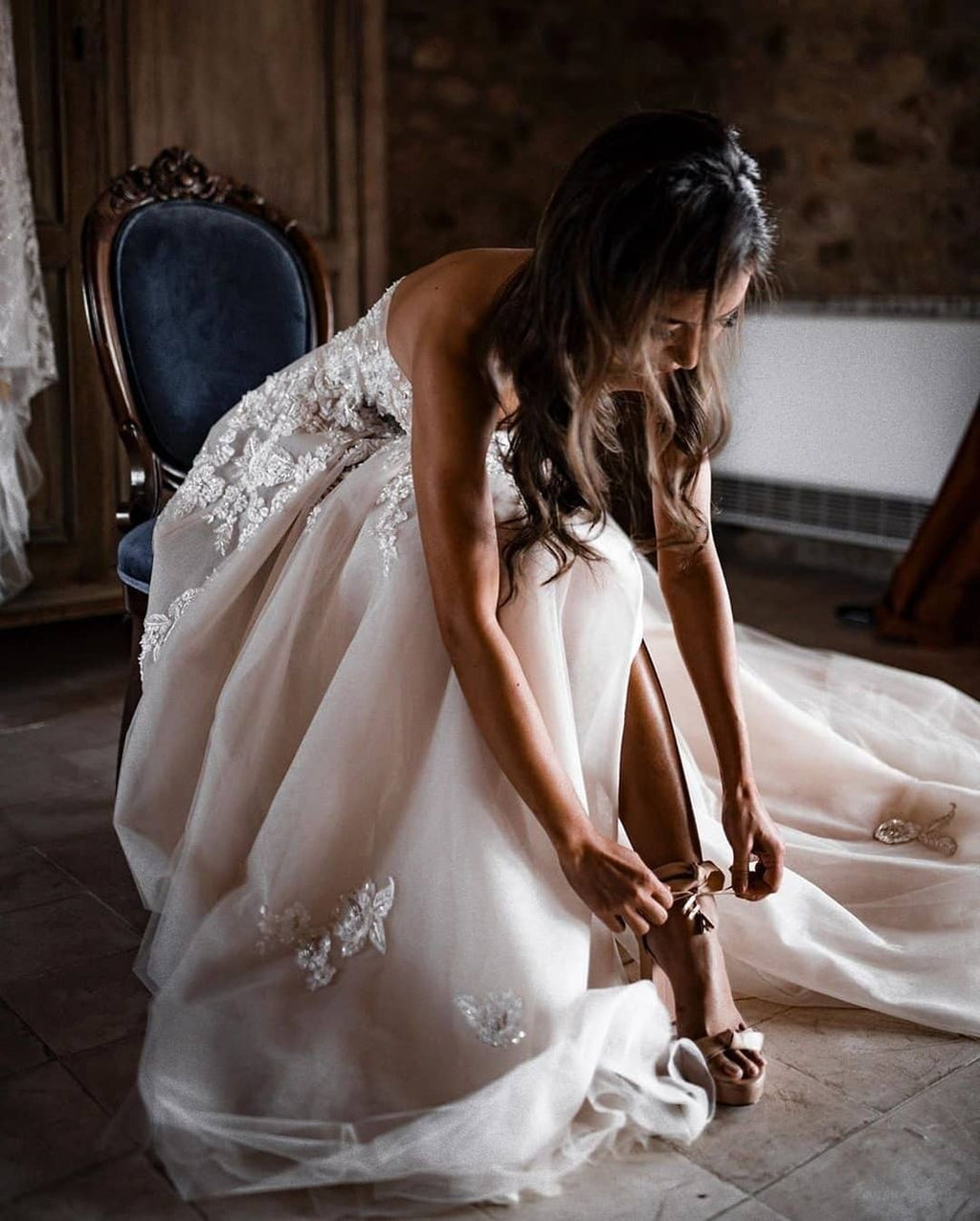Sweetheart Long Lace Appliques Tulle A Line Wedding Dress With Chapel Train