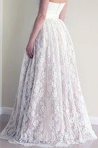 Robe de mariée longue blanche sans manches avec dentelle délicate