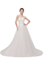 Sweetheart Strapless A-line Feathers Tulle Wedding Dresses