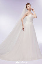 Sweetheart Strapless A-line Feathers Tulle Wedding Dresses
