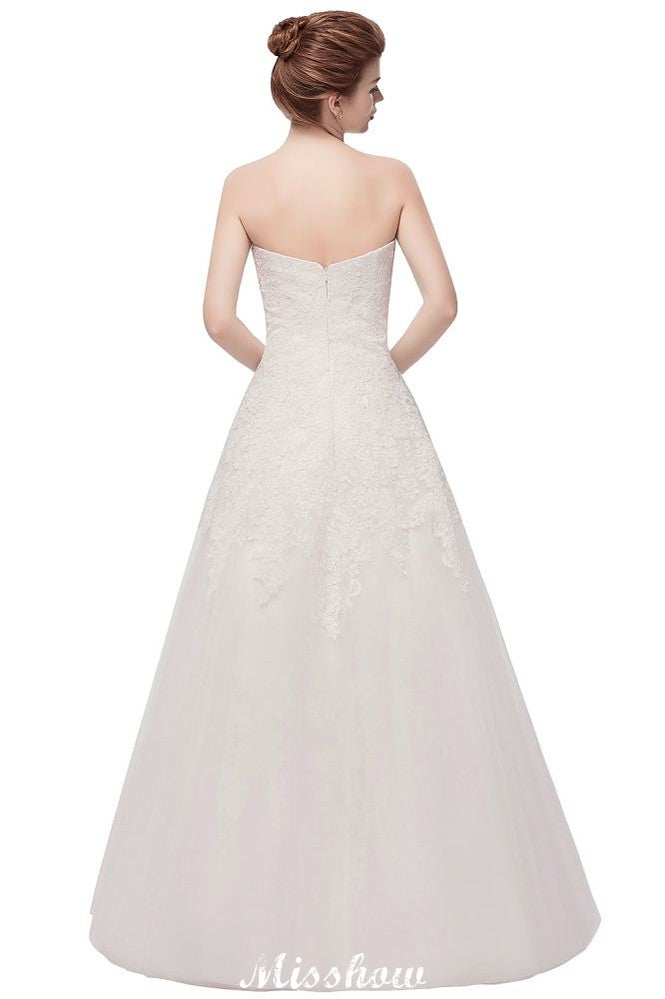 Vestidos de novia largos de tul con encaje y corte A sin tirantes y escote corazón