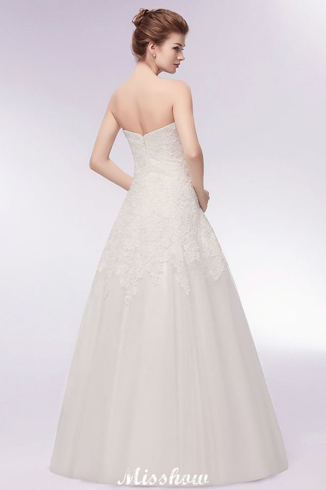Vestidos de novia largos de tul con encaje y corte A sin tirantes y escote corazón