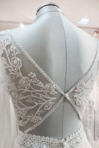 Sweetheart Tulle Beading Lace Appliques Wedding Dress With Long Sleeves