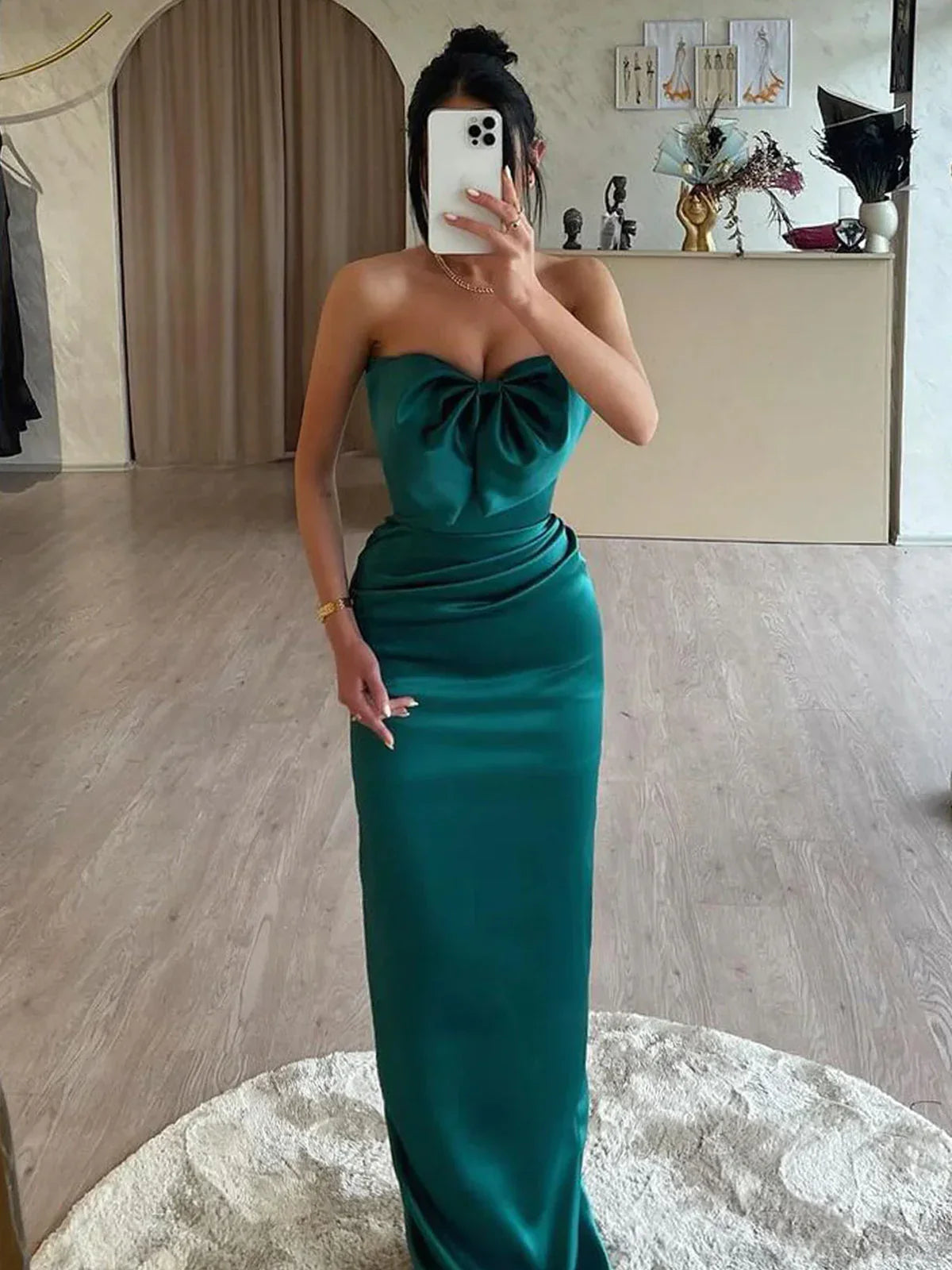 Tory | Vestidos longos de baile de cetim verde escuro com decote coração e laço estilo sereia