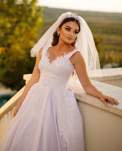 Vestido de novia moderno de satén con escote en forma de A, sin mangas, largo hasta el suelo y cuentas