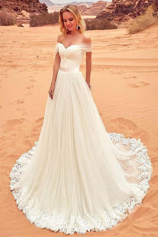 Vestido de novia de tul con escote de hombros descubiertos y apliques de encaje