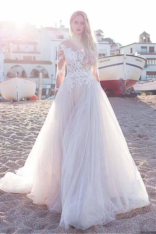 Tulle Scoop Neckline  A-line Wedding Dress With Lace Appliques