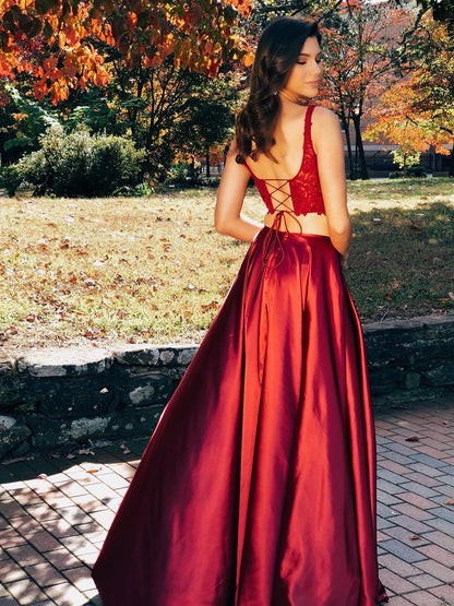 Zweiteiliges A-Linien-Ballkleid aus Spitze und Satin, lang, rückenfrei, mit Schlitz