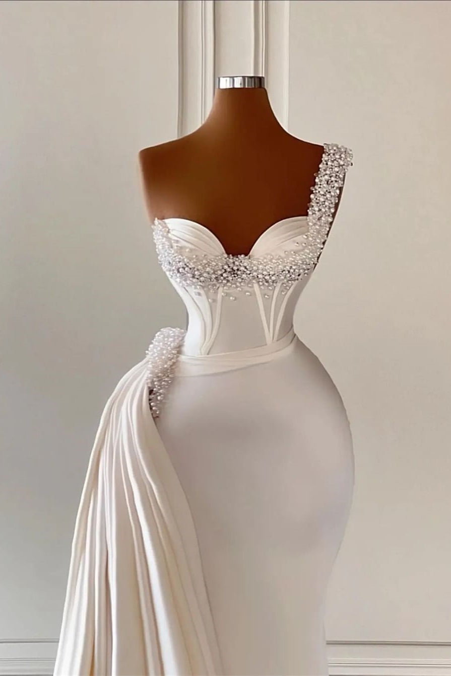 Unique Ivory One-Shoulder Sweetheart Sleeveless A-line Wedding Dresses With Beads