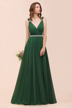 Abito da damigella d'onore verde scuro a linea ad A con scollo a V e cintura in vita con pietre preziose