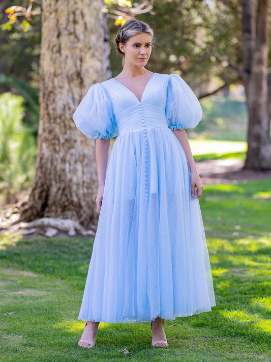 Vestido de fiesta largo de tul con escote en V