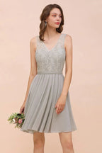 Vestido curto cinzento simples de chiffon com decote em V, renda floral, para cozinhar em casa, vestido de dama de honor, vestido de festa