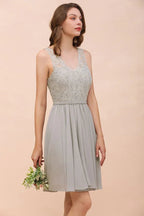 Vestido curto cinzento simples de chiffon com decote em V, renda floral, para cozinhar em casa, vestido de dama de honor, vestido de festa