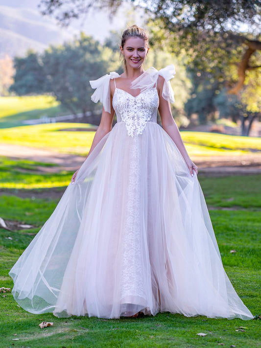 Vestido de fiesta de tul con escote en V, encaje, tirantes de lazo y largo hasta el suelo