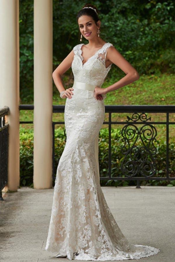 Vestido de novia con escote en V, encaje, cremallera y cola larga