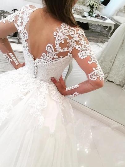 Brautkleid mit V-Ausschnitt, langen Ärmeln, Applikationen und Watteau-Schleppe