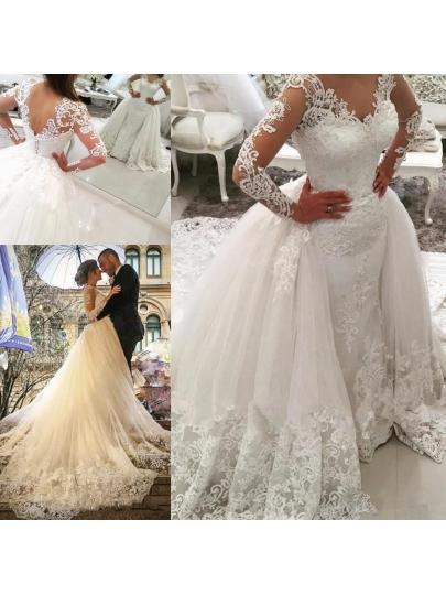 Brautkleid mit V-Ausschnitt, langen Ärmeln, Applikationen und Watteau-Schleppe