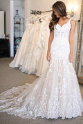 V Neck Mermaid Lace Wedding Dresses Bridal Gown With Sweep Train