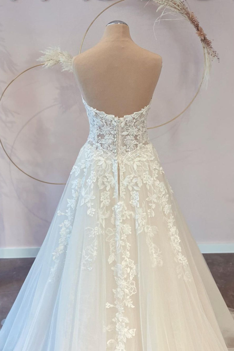 V Neck Sleeveless Lace Wedding Dress A Line Floor Length Chapel Train On Sale