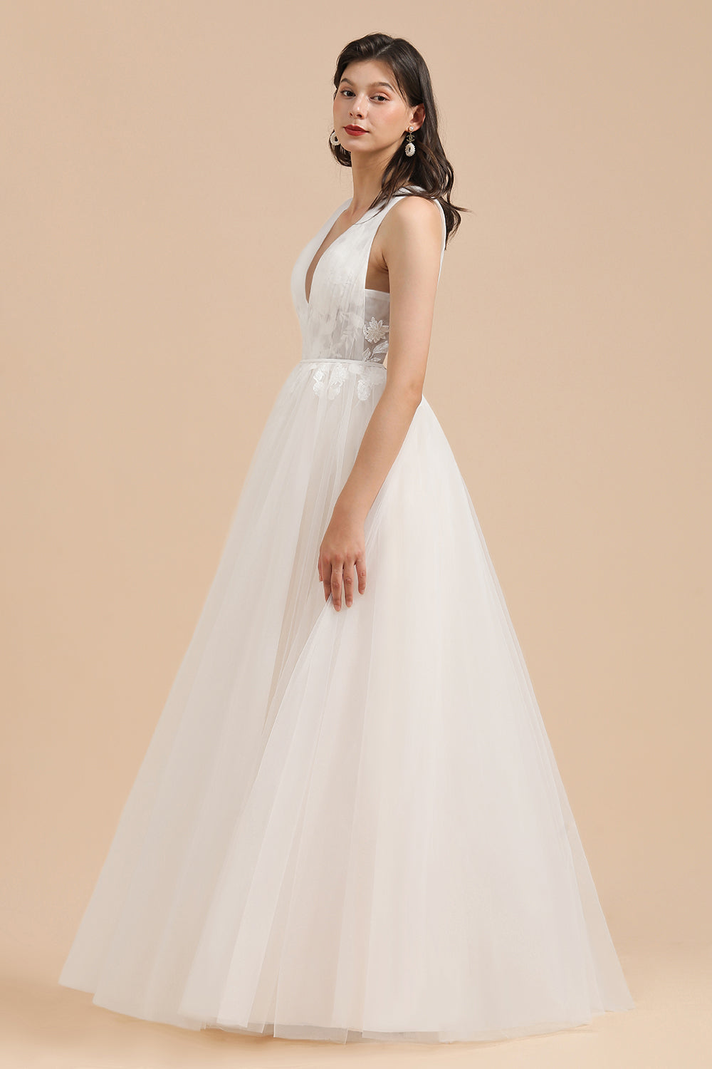 V-Ausschnitt Tüll Spitzenapplikationen Einfaches Brautkleid Garten Brautkleider Bodenlang 