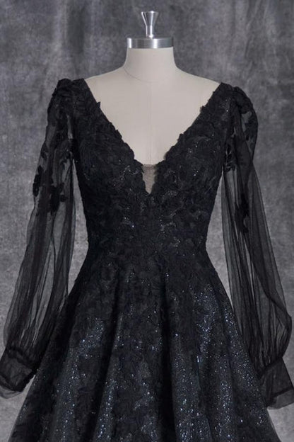 Vestidos de novia vintage negros de corte A con escote en V y mangas largas