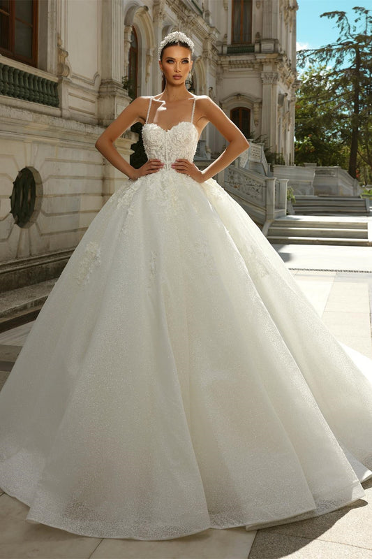 Robe de mariée blanche vintage en dentelle à bretelles spaghetti sans manches avec traîne à appliques