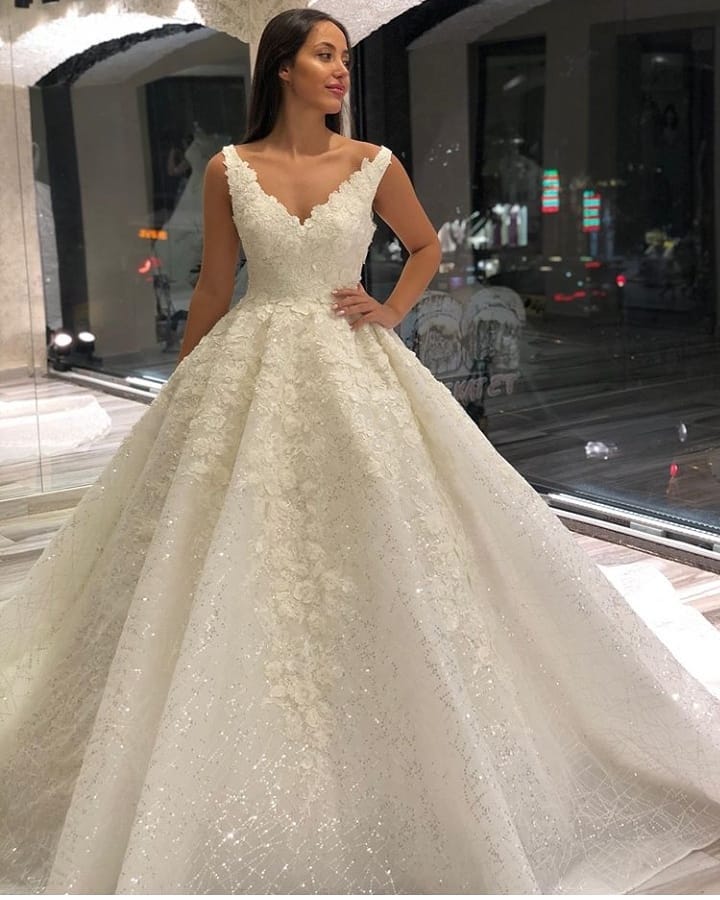Vintage Langes A-Linien-Brautkleid mit V-Ausschnitt, Spitzenapplikationen und Pailletten