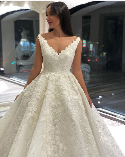 Vintage Langes A-Linien-Brautkleid mit V-Ausschnitt, Spitzenapplikationen und Pailletten