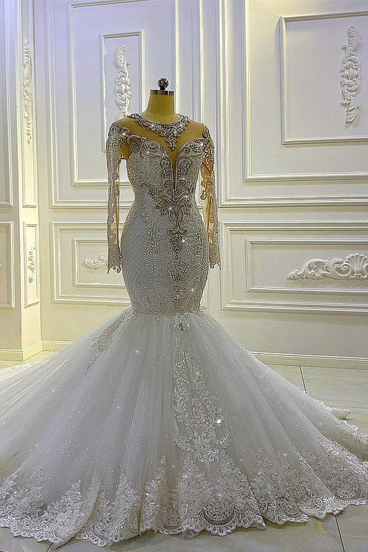 Vestido de noiva vintage com apliques de renda e lantejoulas estilo sereia